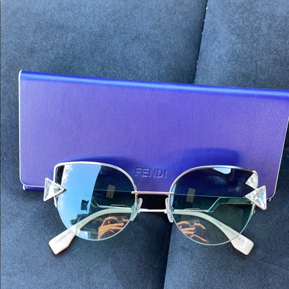Fendi sunglasses - Picture 1 of 7